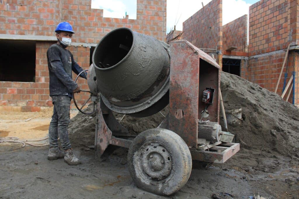 Explore the construction laborer job description template and hire the right candidate for your team