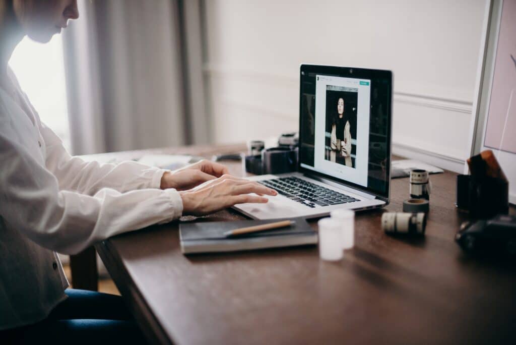 Explore the editor job description template and hire the right candidate for your team.