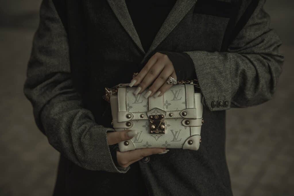 Explore the Fashion Editor job description template and hire the right candidate for your team.