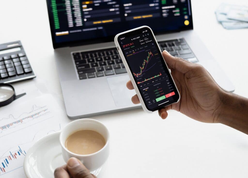 Explore the financial controller job description template and hire the right candidate for your team.