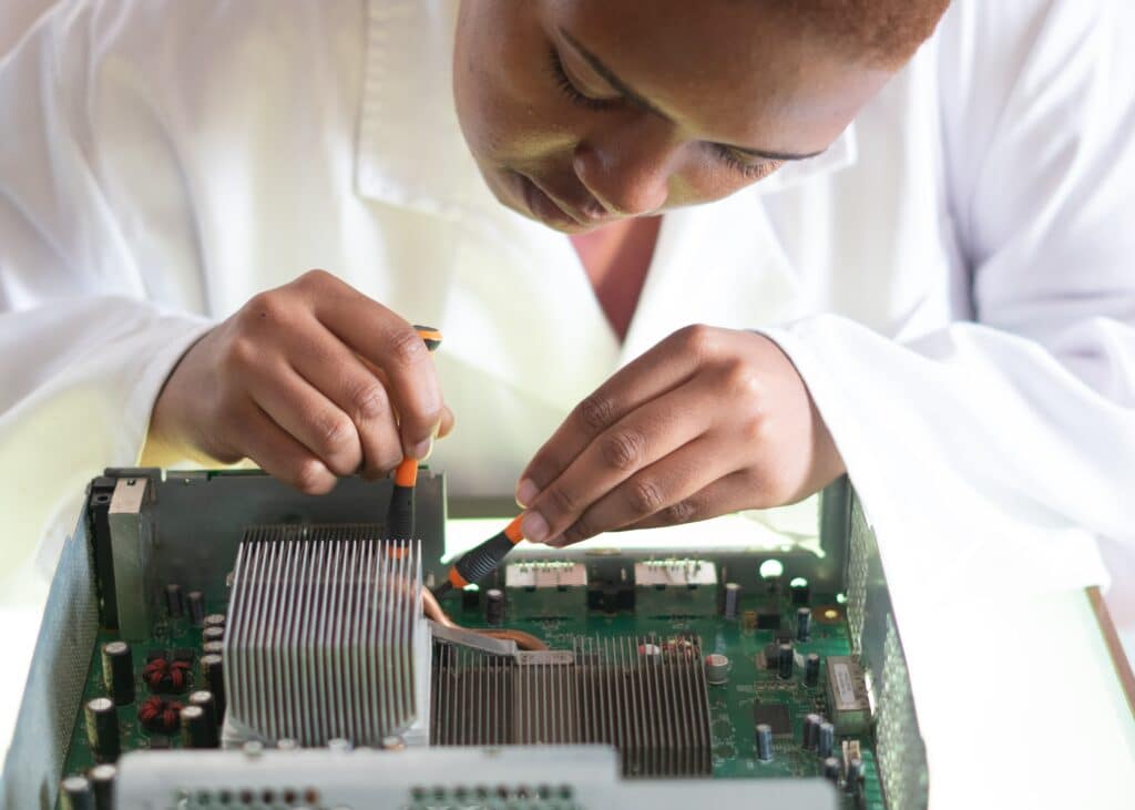 Explore the hardware engineer job description template and hire the right candidate for your team.