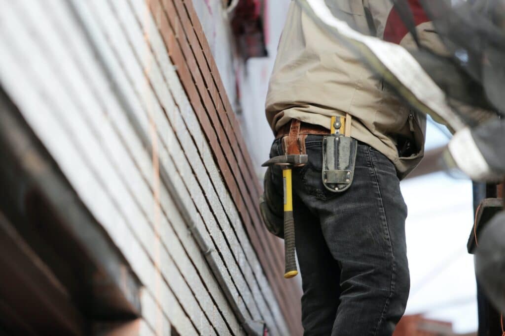 How to hire a general contractor