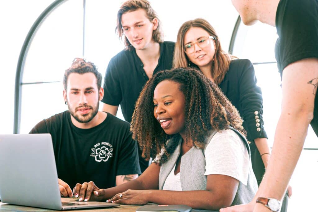 How to use workplace culture to improve employee productivity
