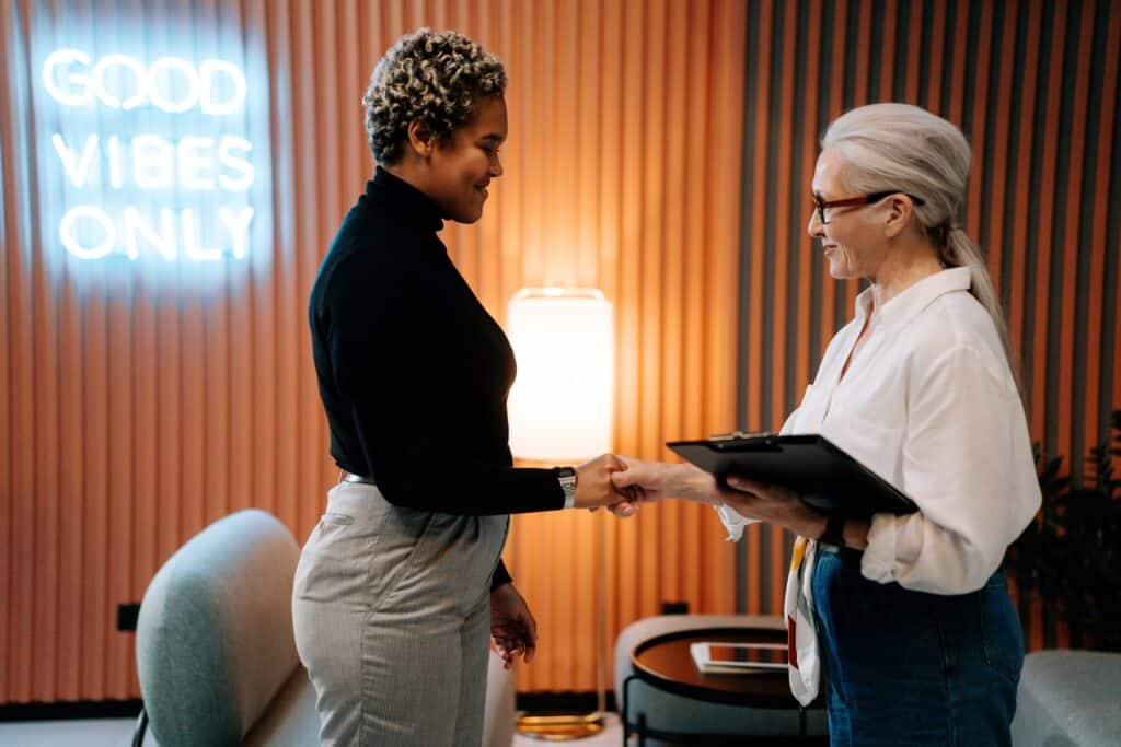 Explore the human resources specialist job description template and hire the right candidate for your team.
