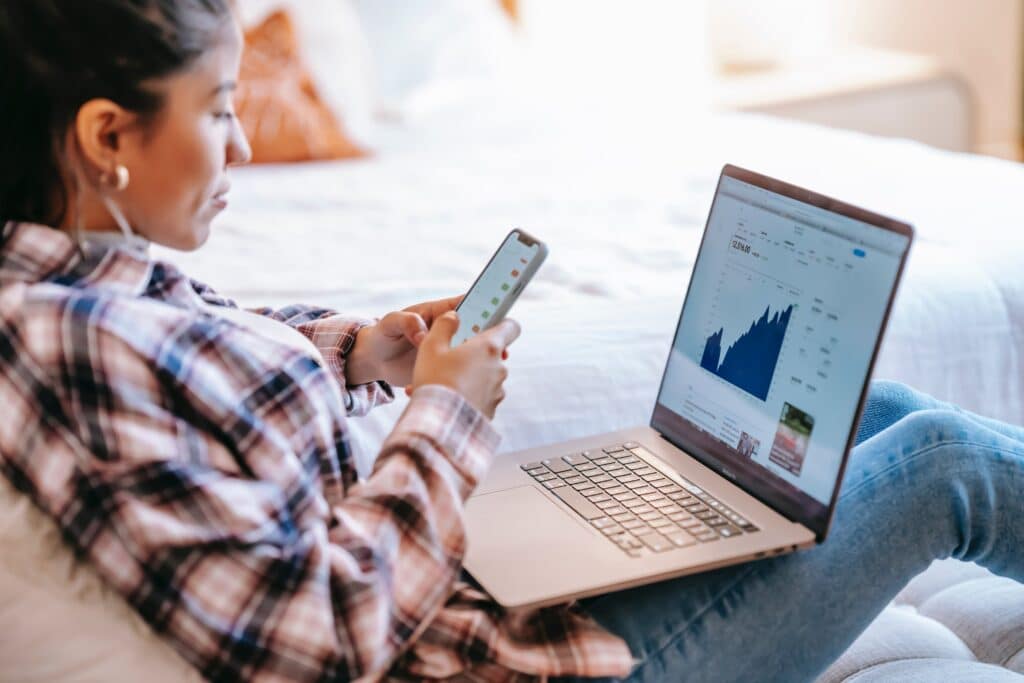 Explore the investment analyst job description template and hire the right candidate for your team.