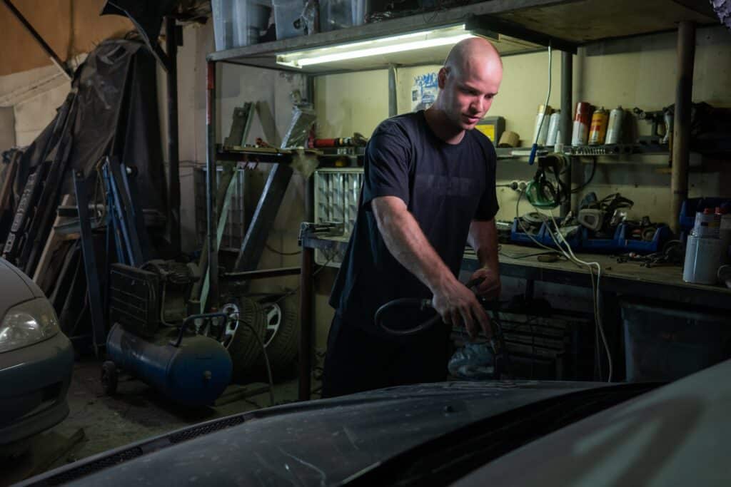 Explore the machinist job description template and hire the right candidate for your team.