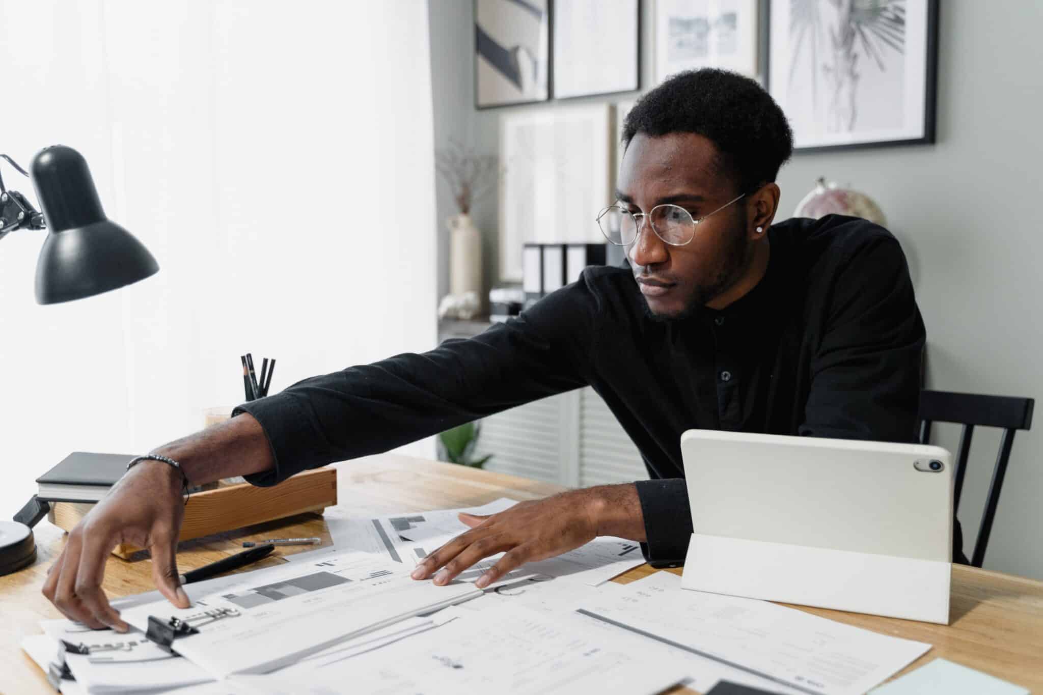 Explore the payroll clerk job description template and hire the right candidate for your team.