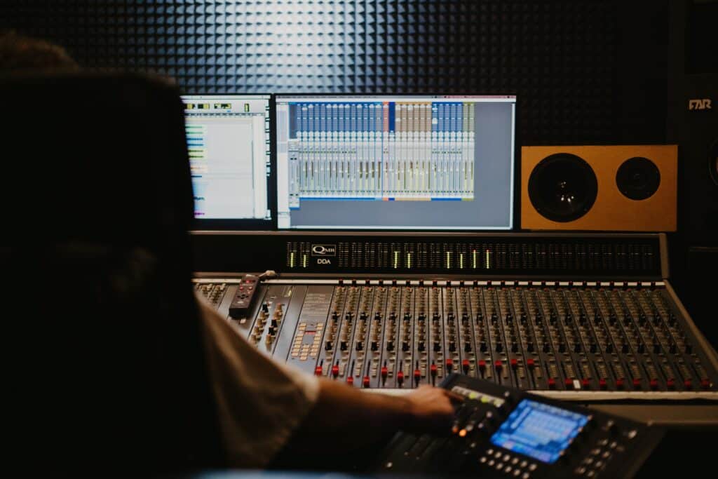 Explore the Sound Engineer job description template and hire the right candidate for your team.